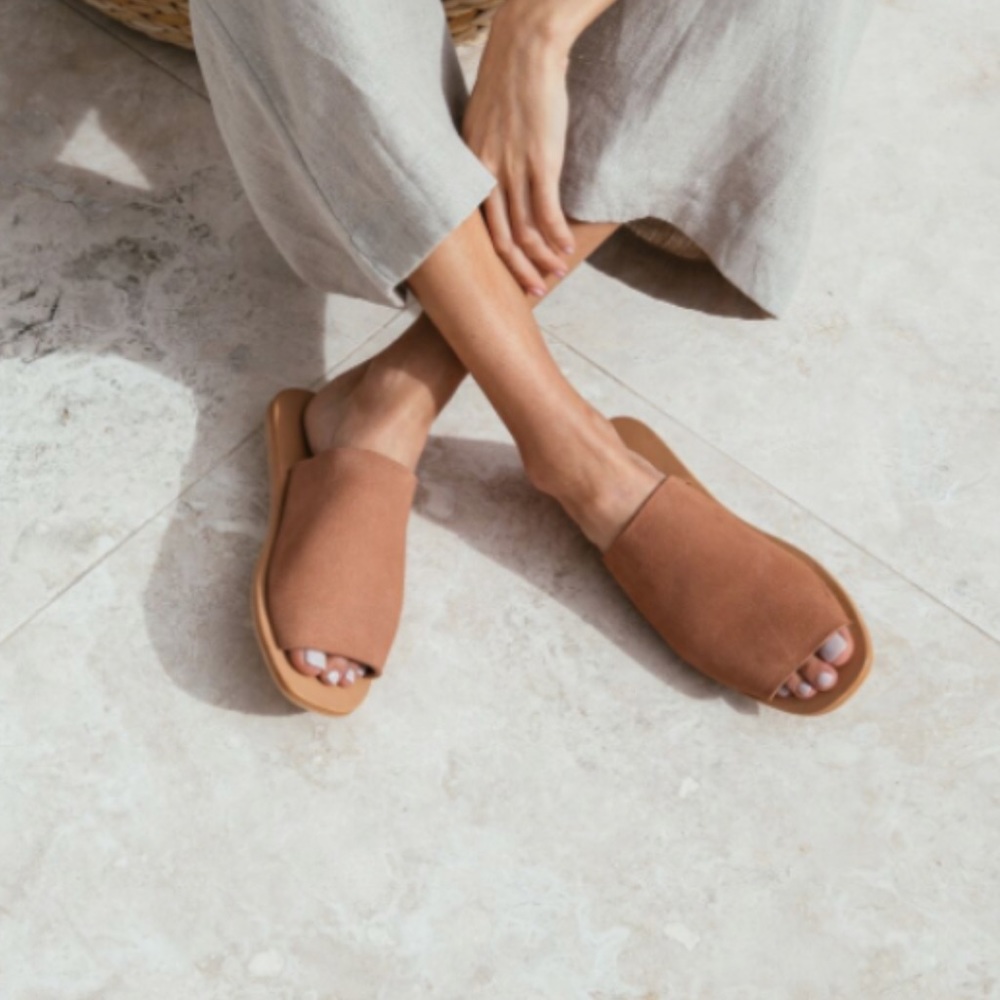 Yuka Slides - Clay Suede